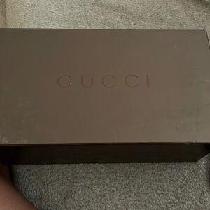 Gucci thong slides size 7